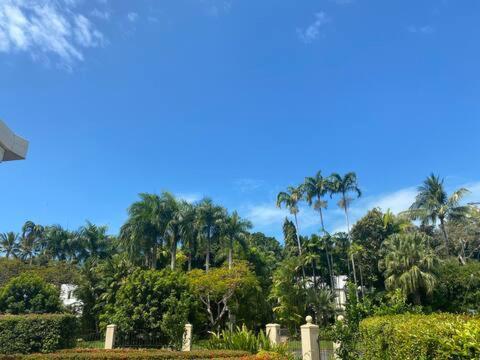 Luxury 5 Bedroom Home, Steps To Sol Port Douglas