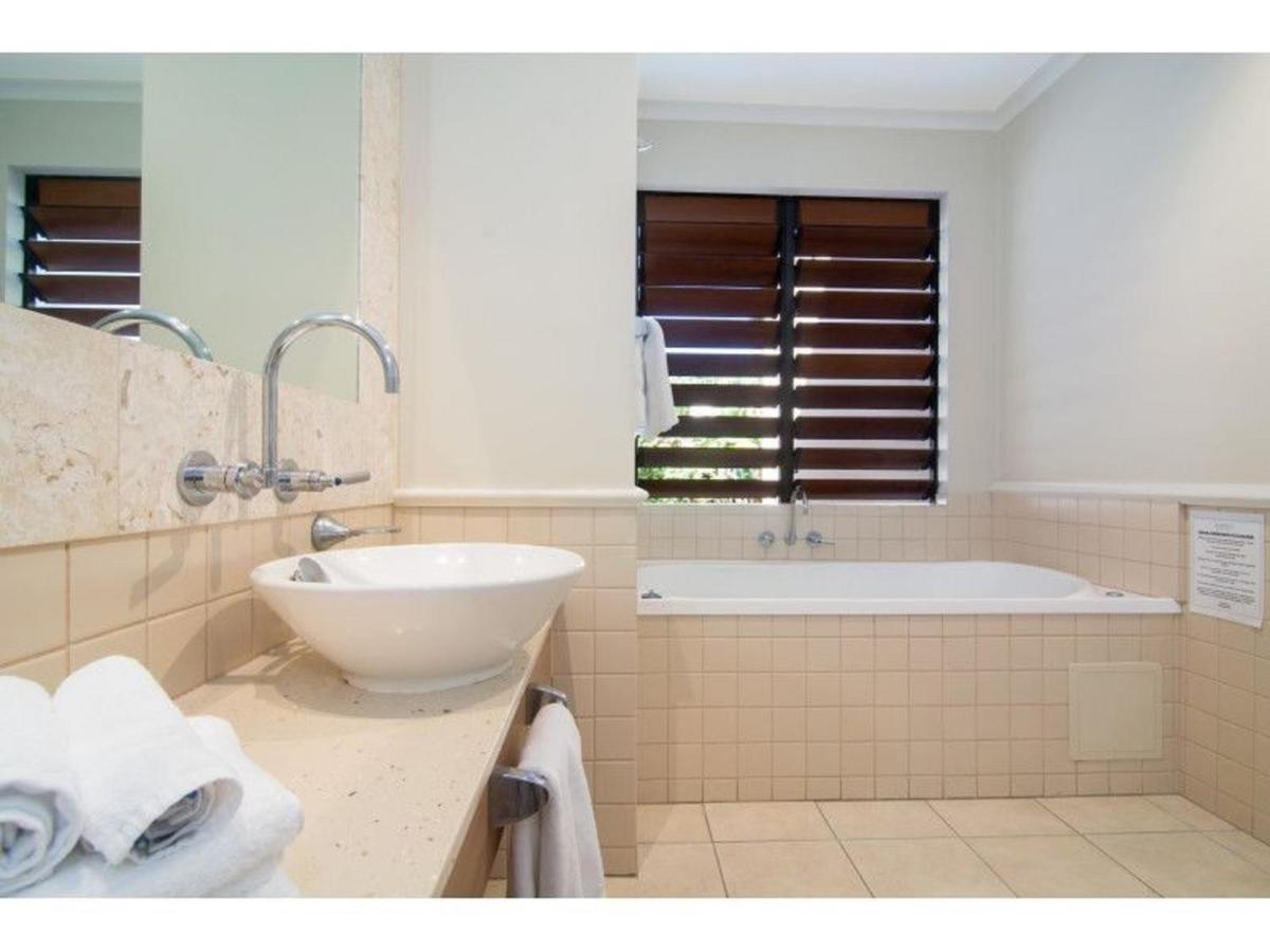Magnificent 2 Bed Unit In Heart Of Port Douglas