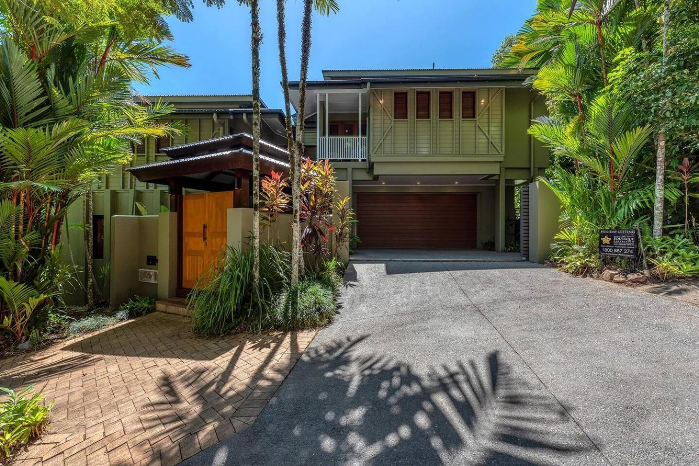 Villa Flagstaff Pavillion - A Lush Subtropical Paradise Port Douglas