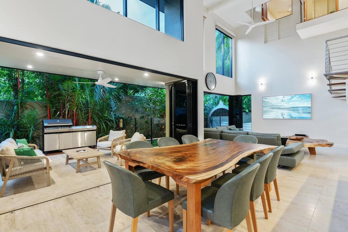 Flagstaff Pavillion - A Lush Subtropical Paradise * Port Douglas