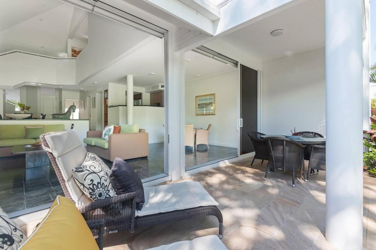 Tropical Resort-style Living On Mirage Golf Course Port Douglas