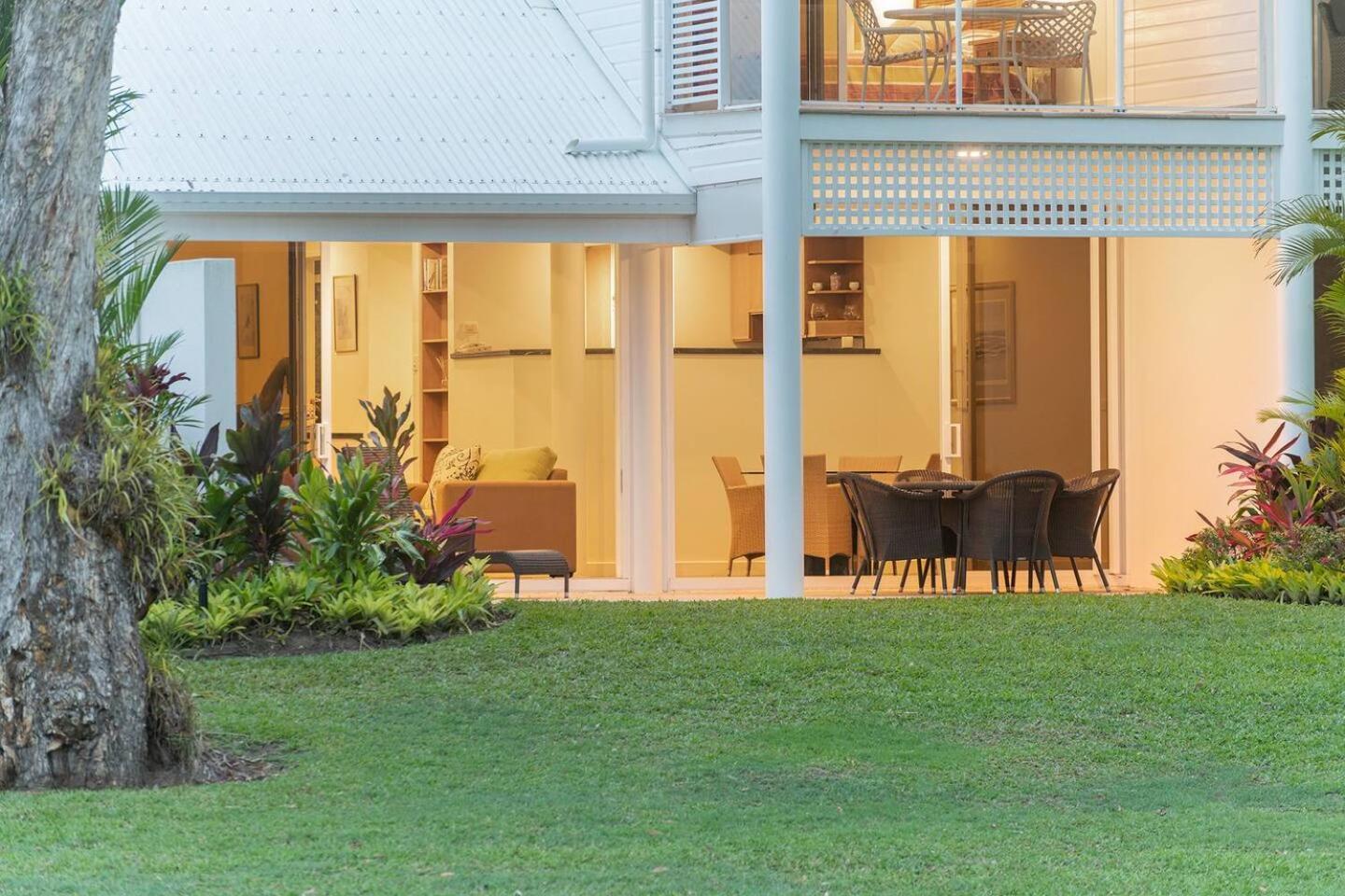Villa Tropical Resort-style Living On Mirage Golf Course *