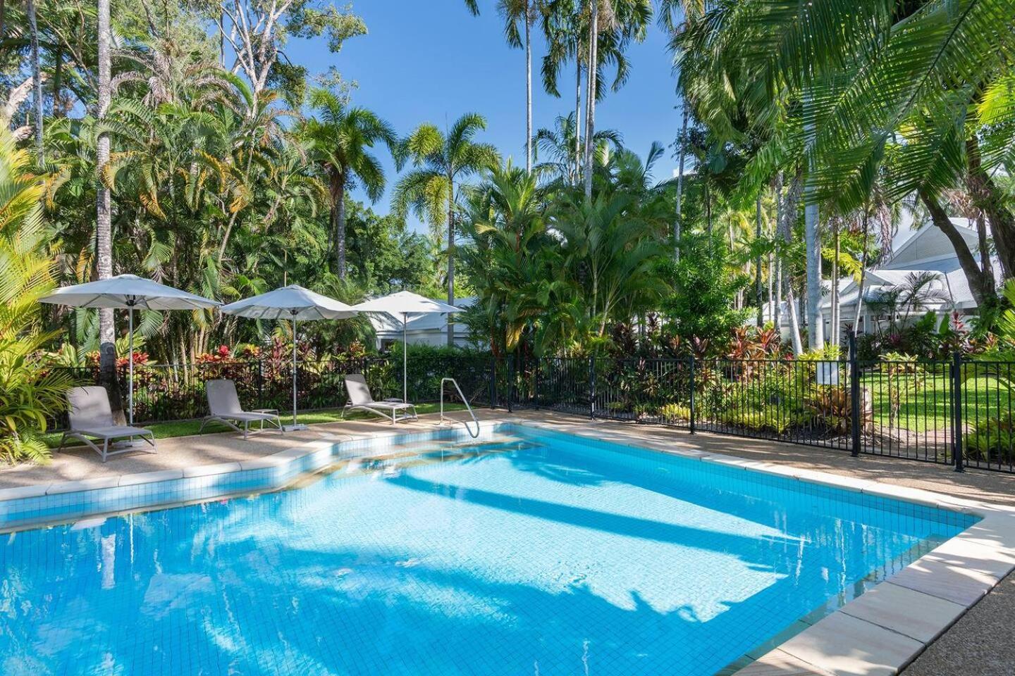 Tropical Resort-style Living On Mirage Golf Course Villa
