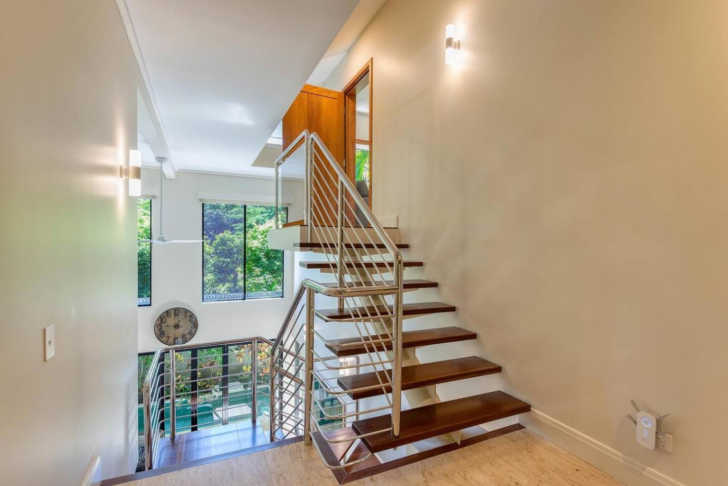 Flagstaff Pavillion - A Lush Subtropical Paradise Villa *