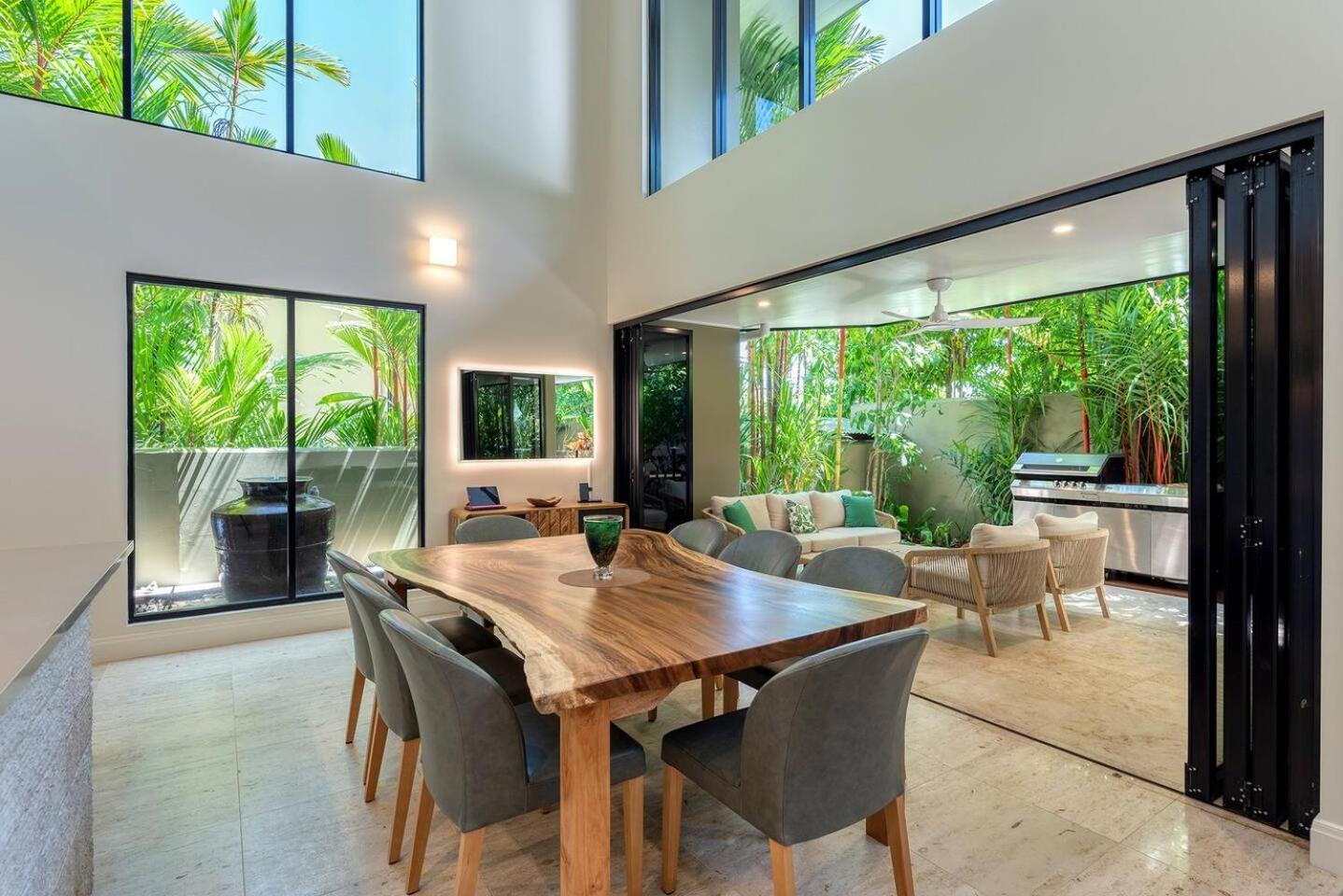 Flagstaff Pavillion - A Lush Subtropical Paradise *