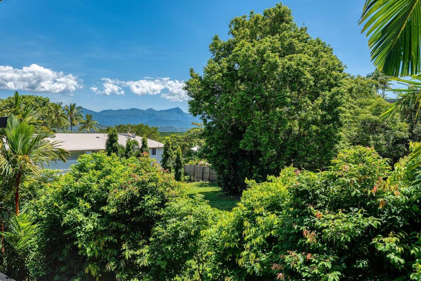 Flagstaff Pavillion - A Lush Subtropical Paradise Villa *
