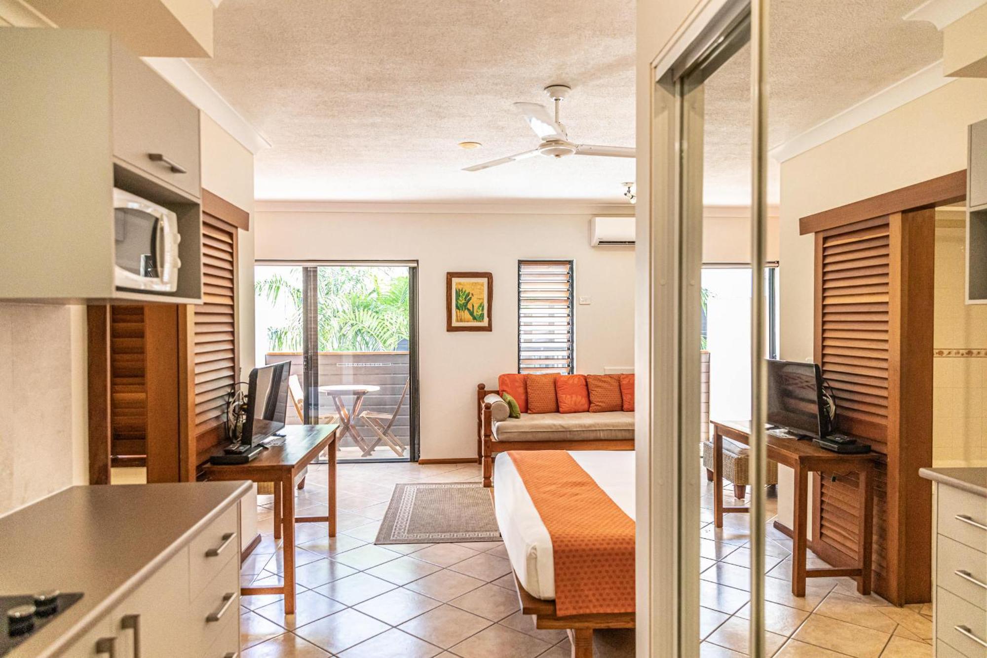Hibiscus & - Official Onsite Reception & Check In 4* Port Douglas