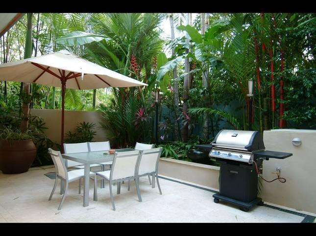 Villa Latitude 16 On Grant St *