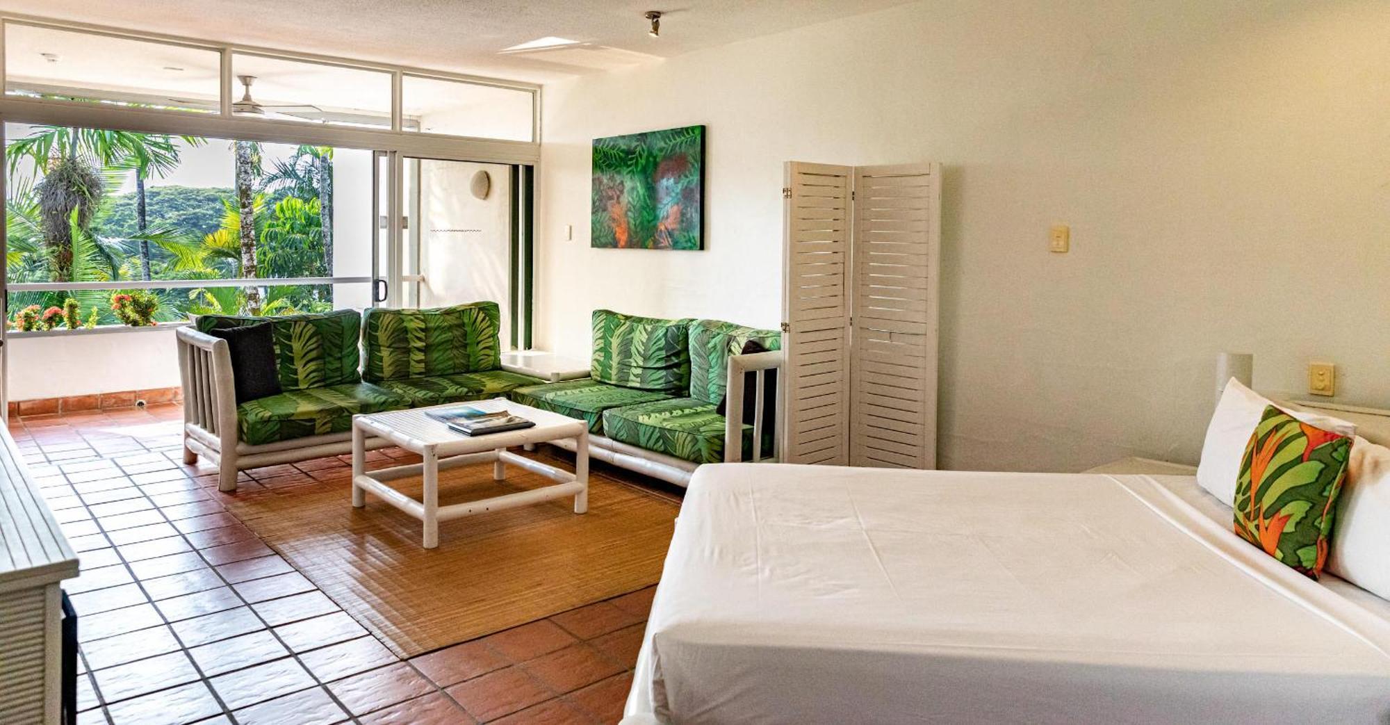 Club Tropical - Official Onsite Reception & Check In Aparthotel