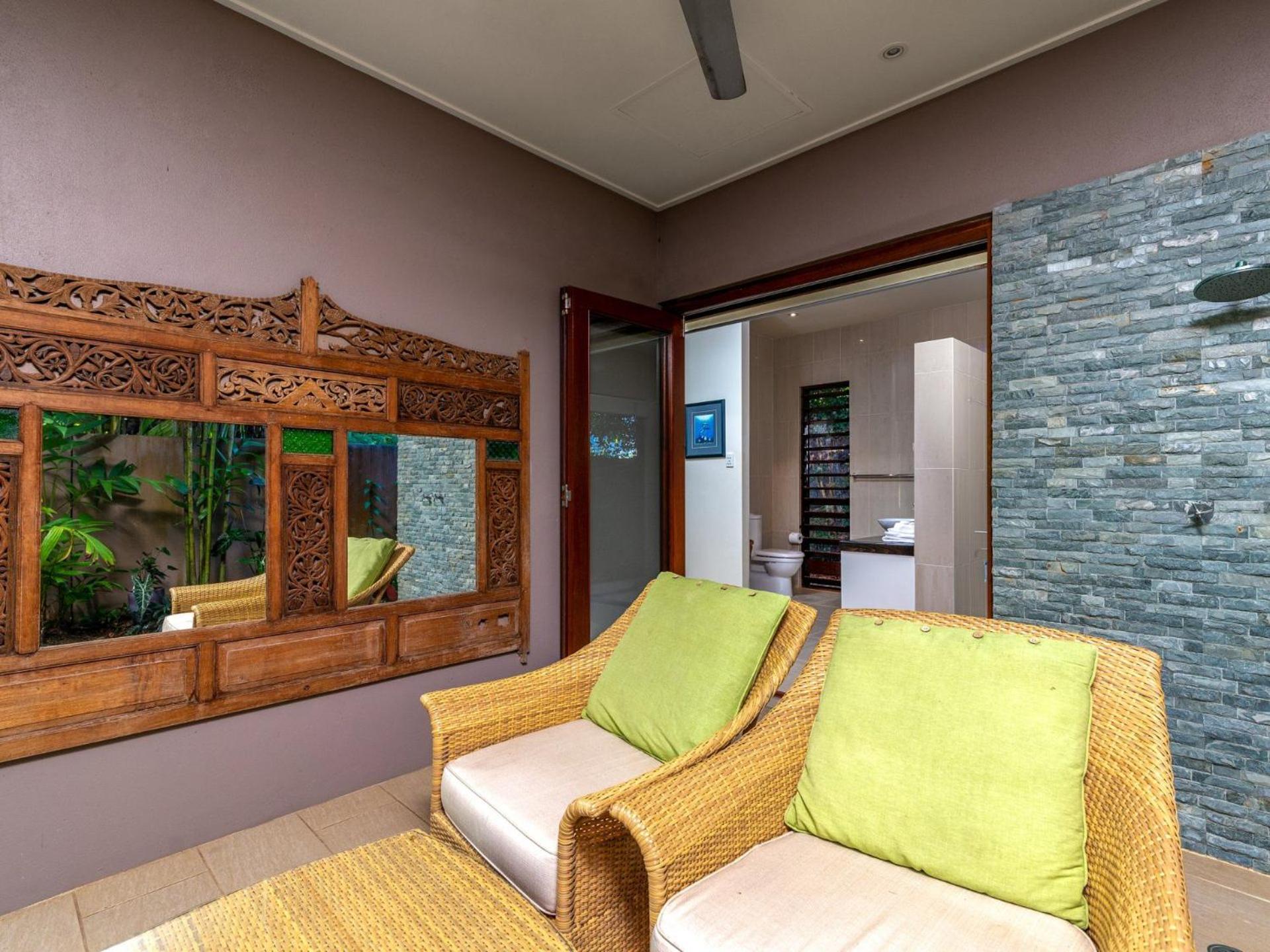 Oasis Beachfront Mirage *