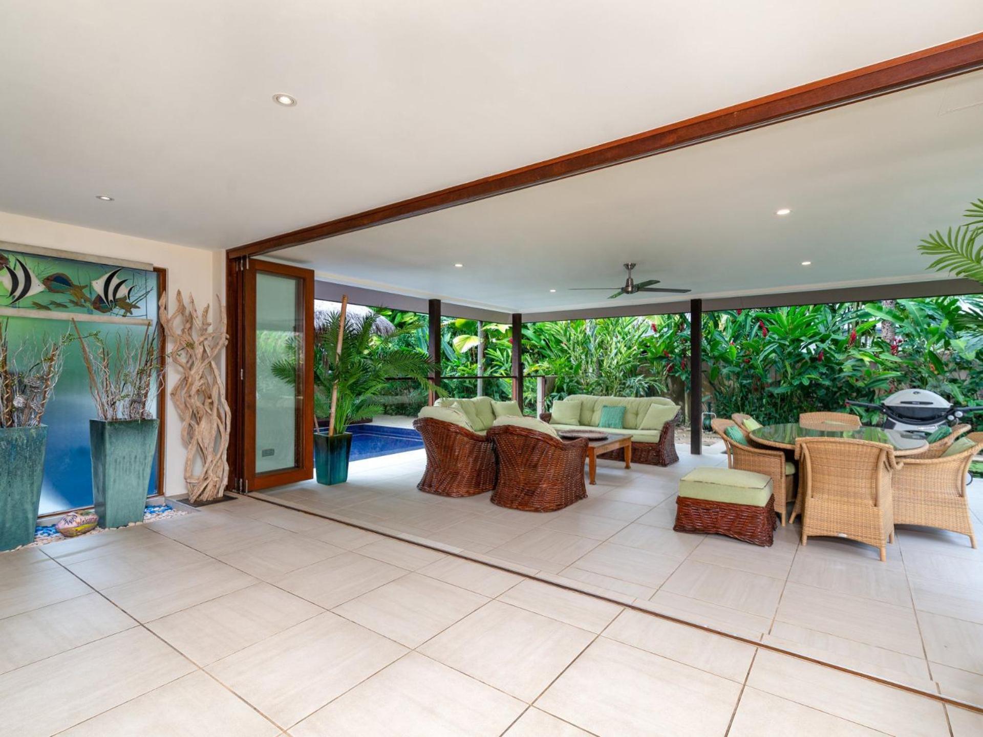 Holiday home Oasis Beachfront Mirage