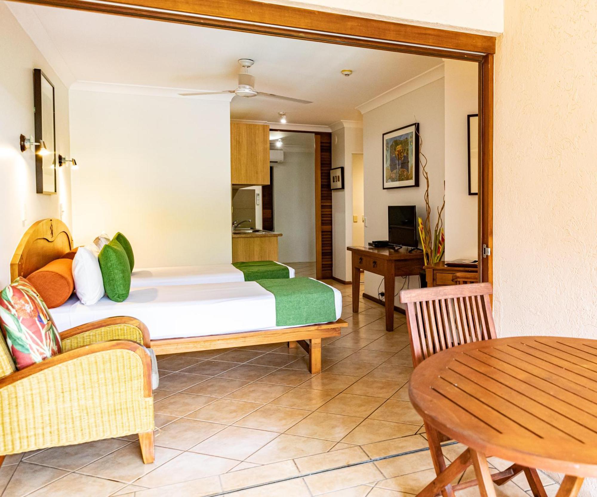 Hibiscus & - Official Onsite Reception & Check In Resort 4*