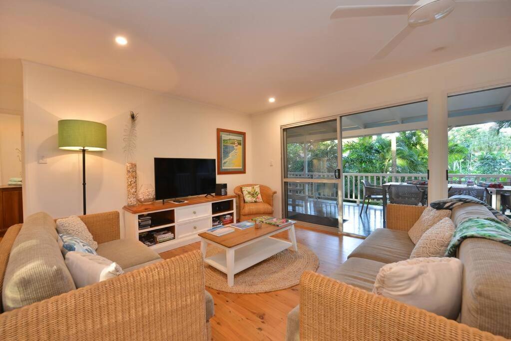 Holiday home 3 Bedroom Queenslander Close To Four Mile *