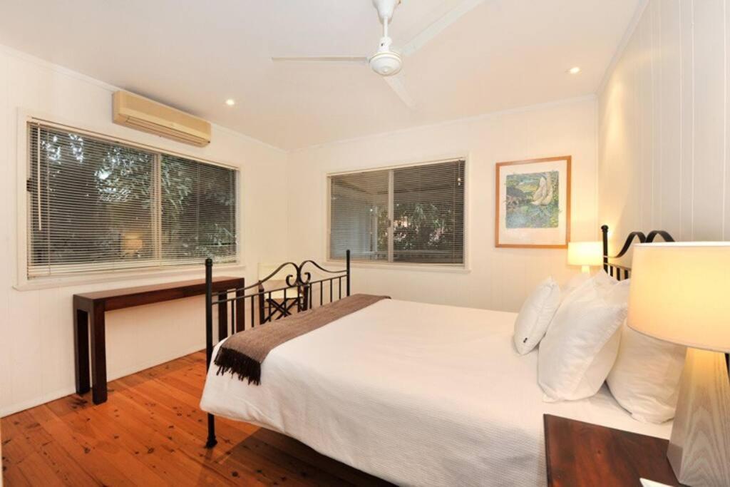 3 Bedroom Queenslander Close To Four Mile Holiday home