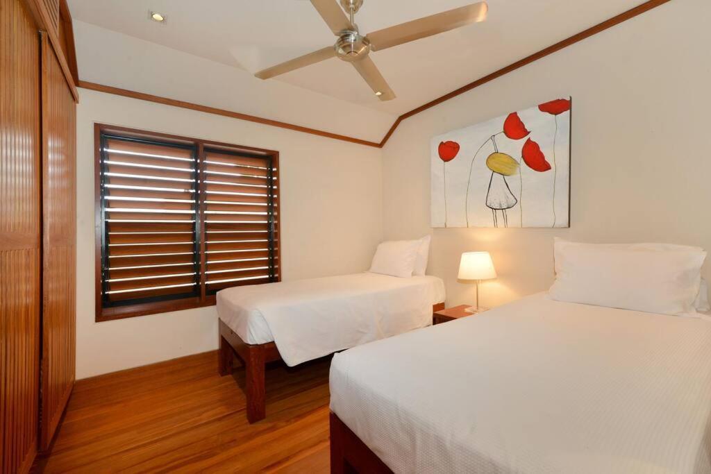 Holiday home Cowrie House - Luxury 4 Bedroom Beachfront Port Douglas