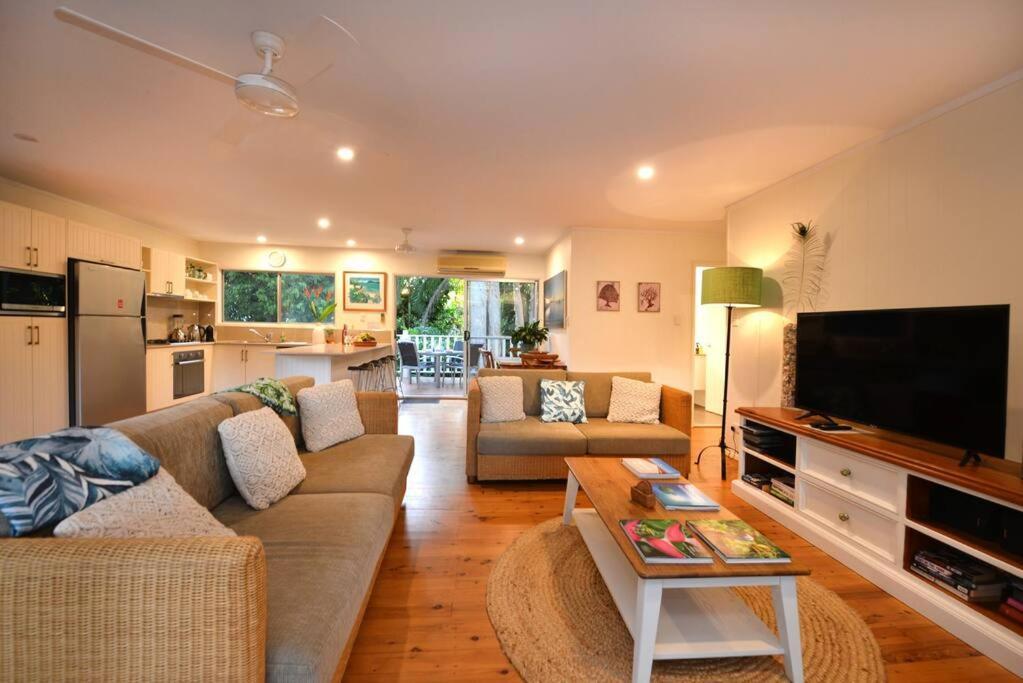 Holiday home 3 Bedroom Queenslander Close To Four Mile