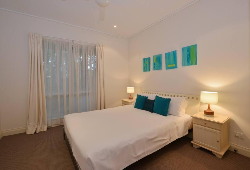Plantation House - Private 4 Bedroom Beachfront Retreat Holiday home Port Douglas