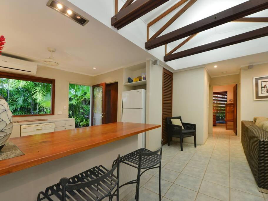 Cassowary 1 - Short Walk To And Town Villa