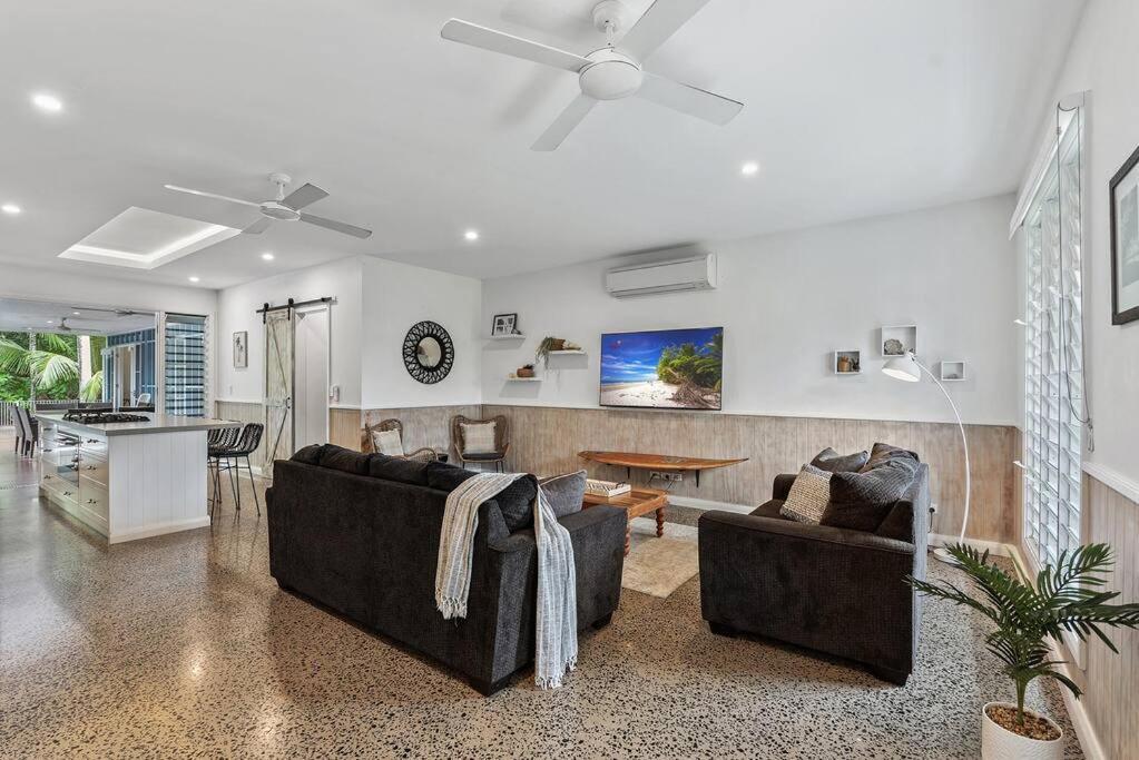 Holiday home 5 Cowrie Street - 4 Bedroom Beachside Queenslander Port Douglas