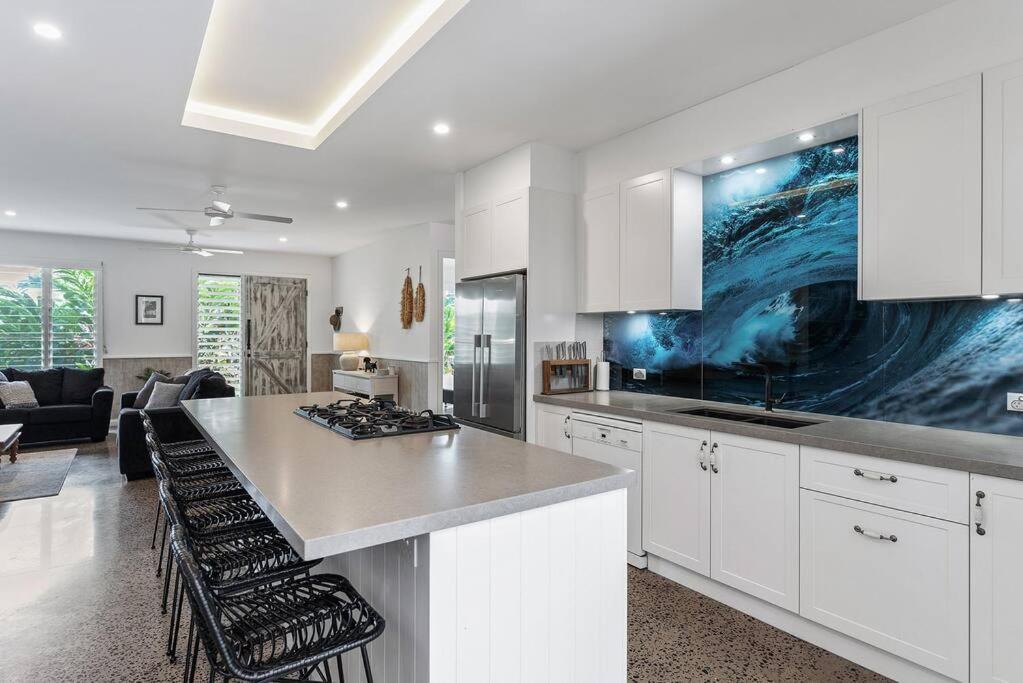 5 Cowrie Street - 4 Bedroom Beachside Queenslander Port Douglas