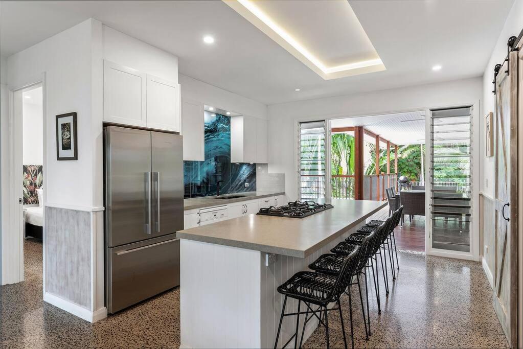 Holiday home 5 Cowrie Street - 4 Bedroom Beachside Queenslander