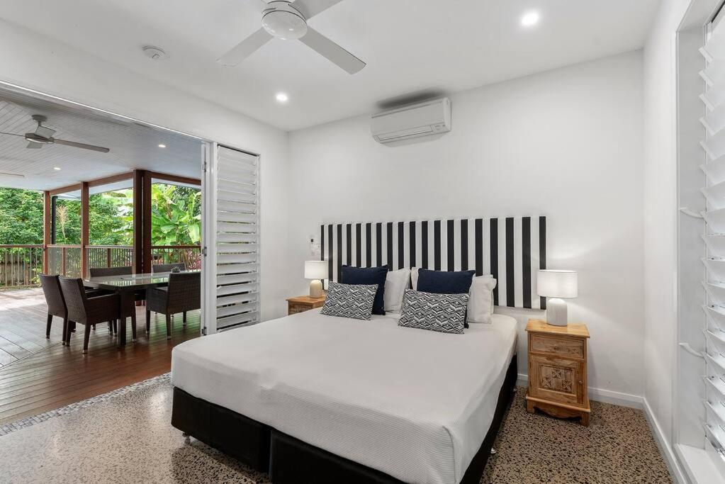 5 Cowrie Street - 4 Bedroom Beachside Queenslander Port Douglas
