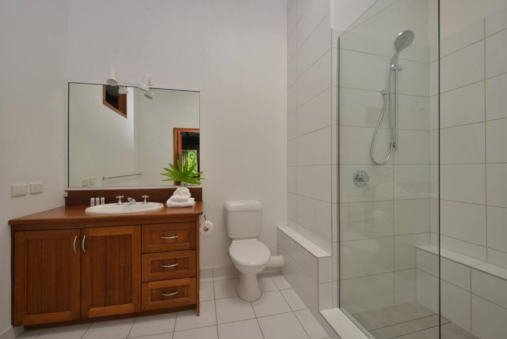 Spindrift Townhouse 3 - The Coral Sea At Your Door Apartment