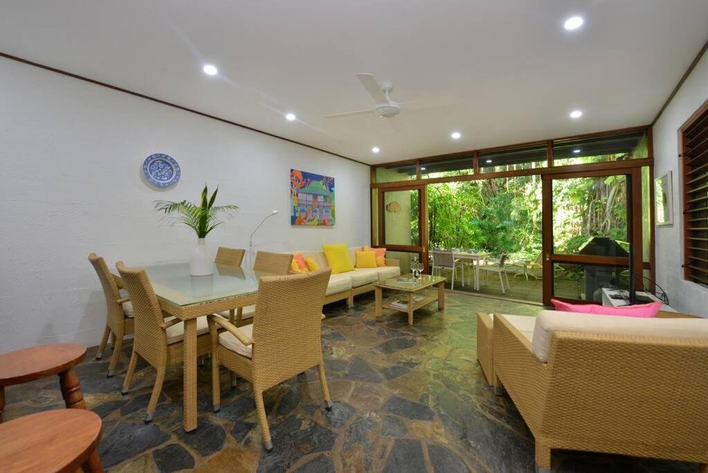 Spindrift Townhouse 3 - The Coral Sea At Your Door * Port Douglas
