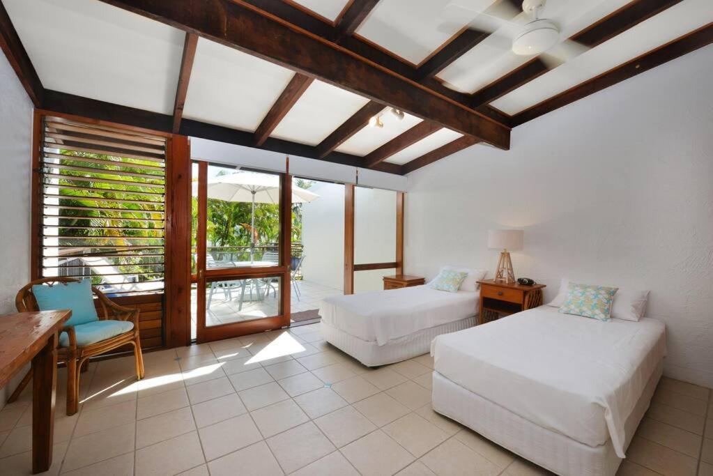 Spindrift Townhouse 3 - The Coral Sea At Your Door Apartment *