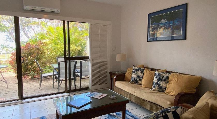 Beachfront Terraces With Onsite Reception & Check In Port Douglas