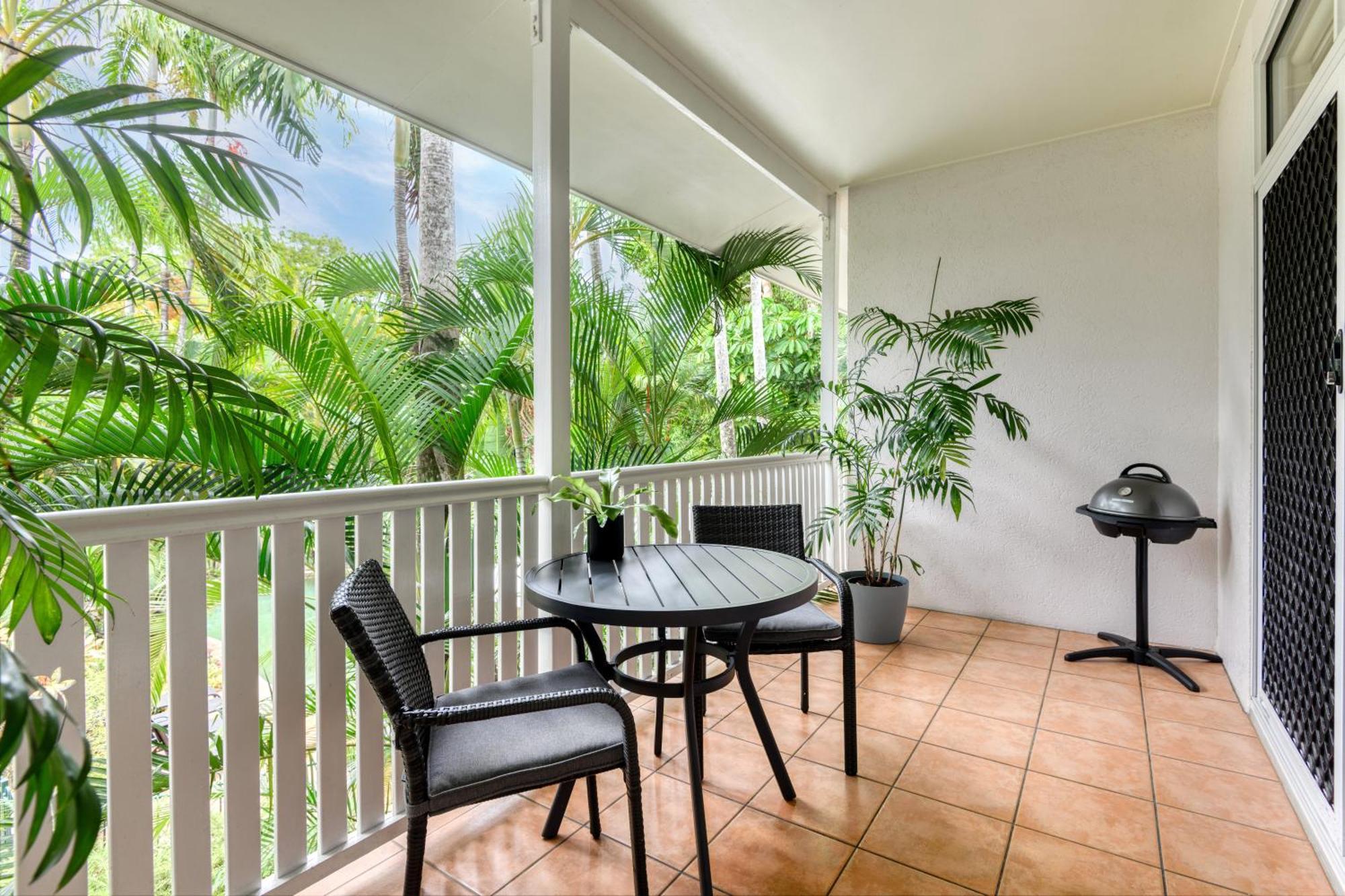 Ocean Palms Apartment *