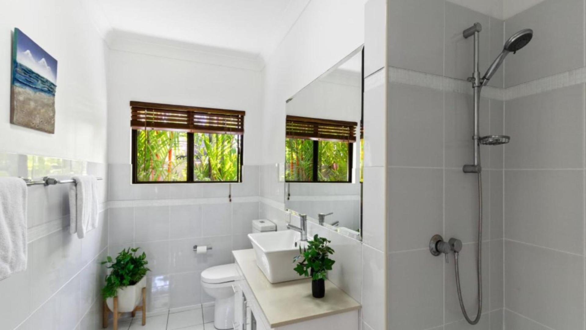 51 Reef Street * Port Douglas