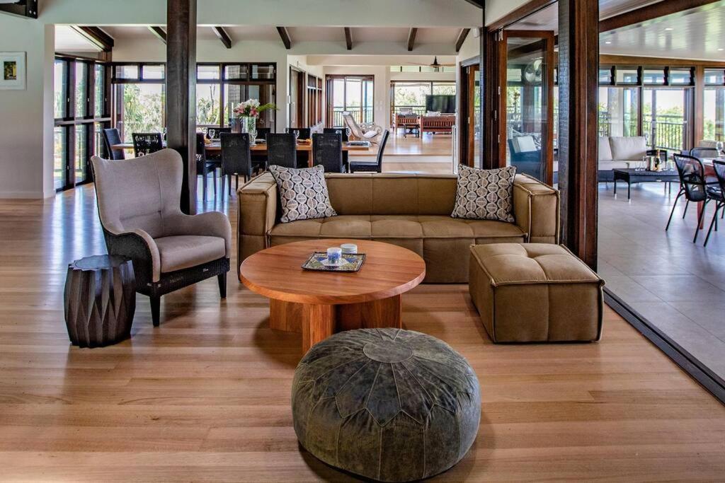 Bangalow - View In Holiday home *