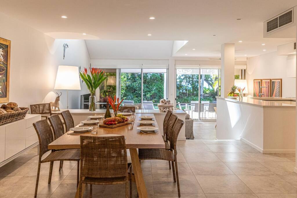Villa Mirage 433 - Beachfront *
