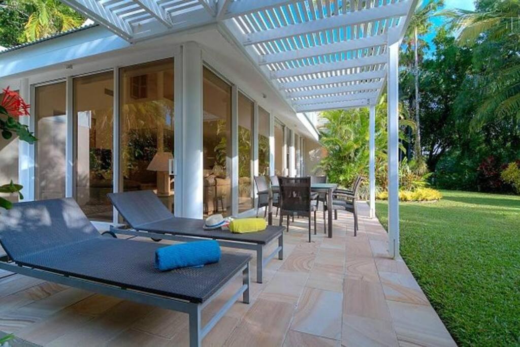 Mirage 410 * Port Douglas