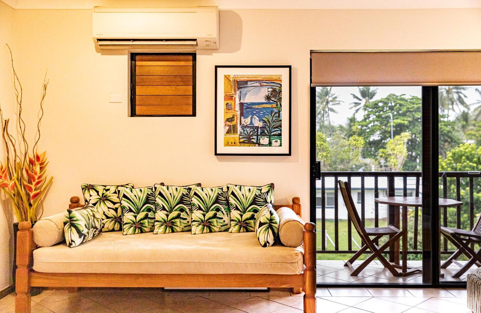 Hibiscus & - Official Onsite Reception & Check In Resort