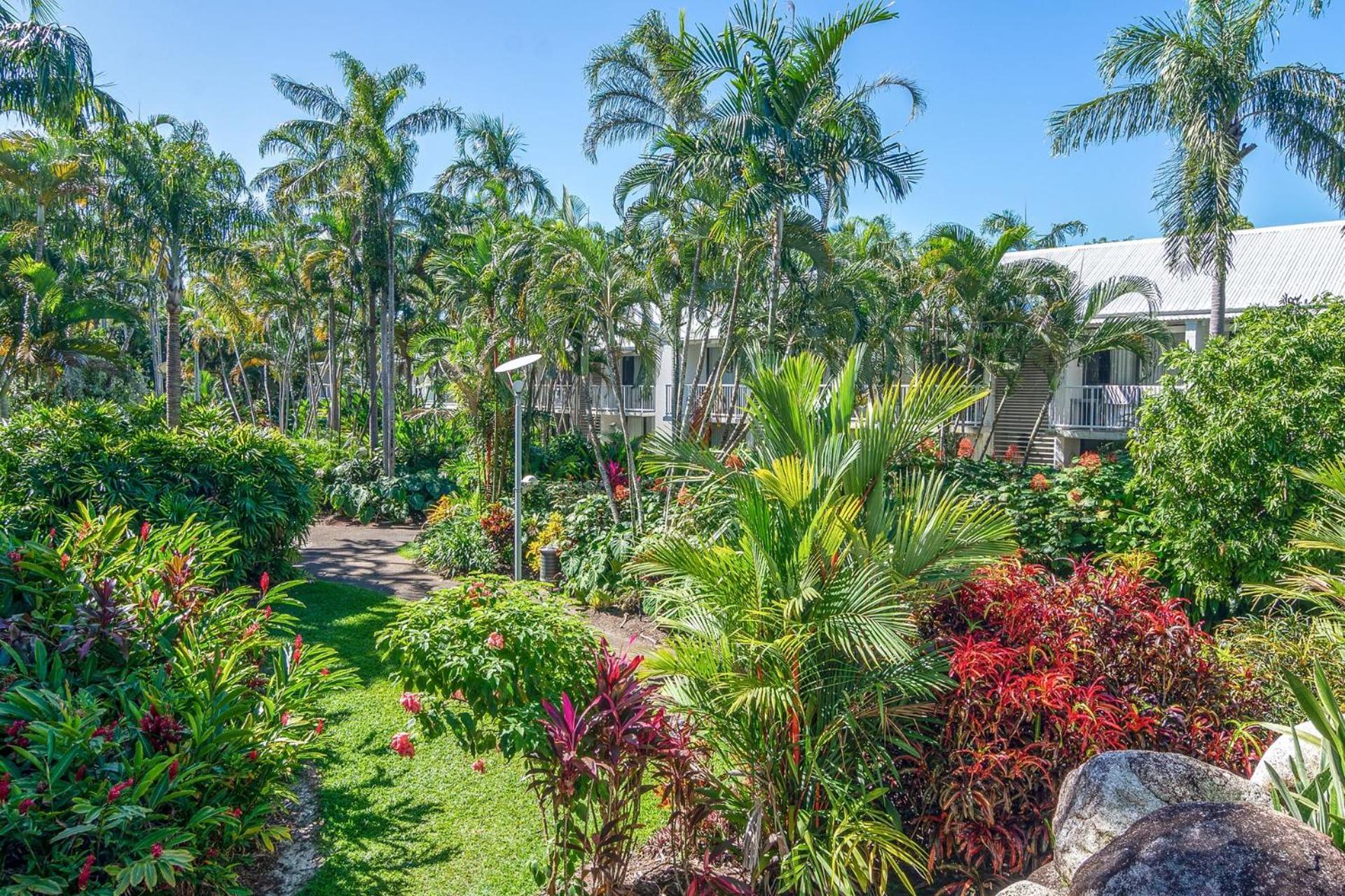 1105 Oaks -