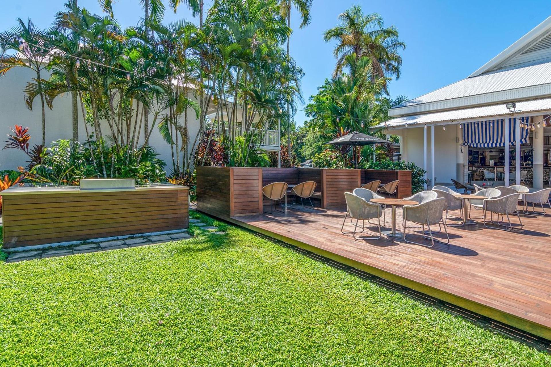 1105 Oaks -