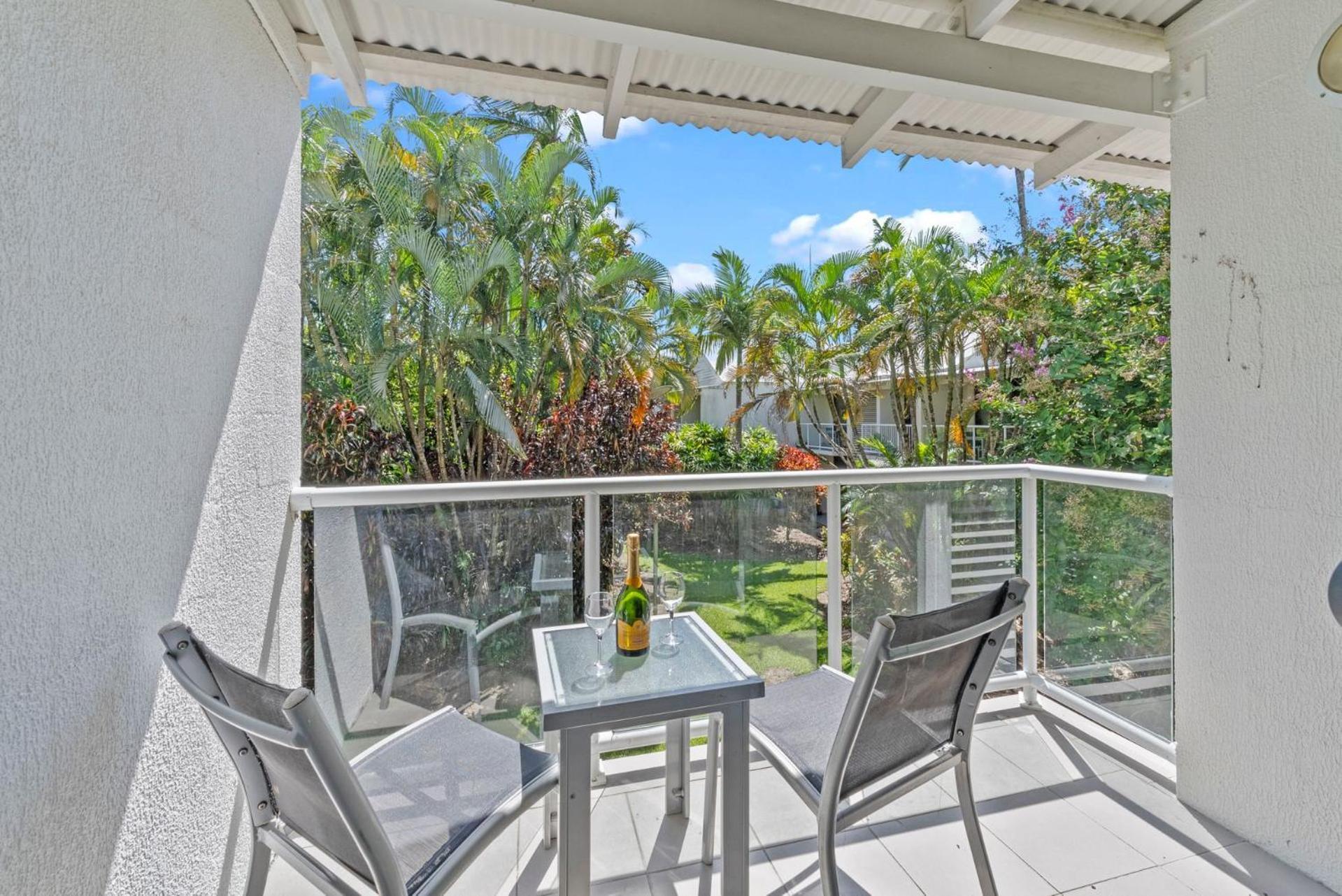 1105 Oaks -