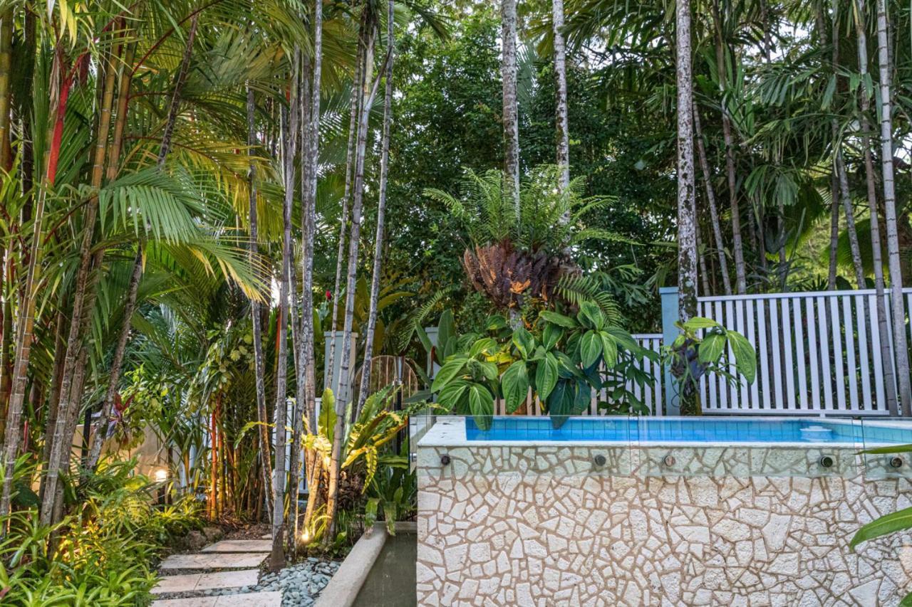 Villa Courtyard On *