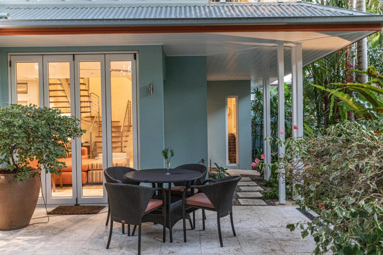 Courtyard On Villa Port Douglas