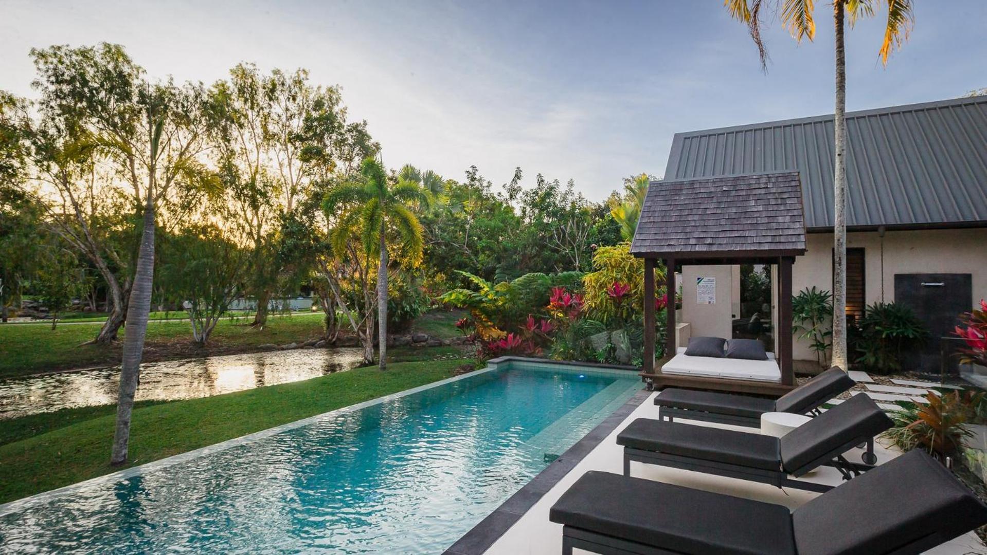 Resort Niramaya And 5*