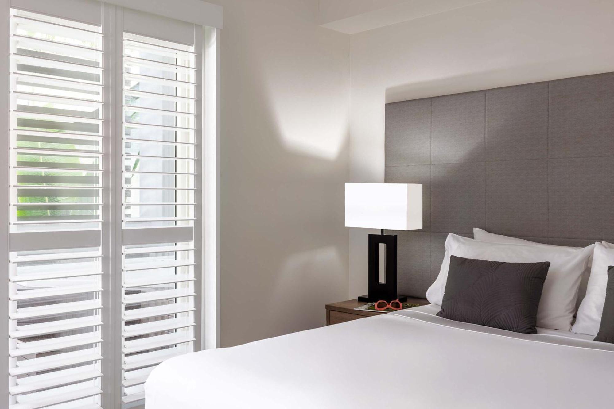 Aparthotel Mantra Aqueous On Port 4*