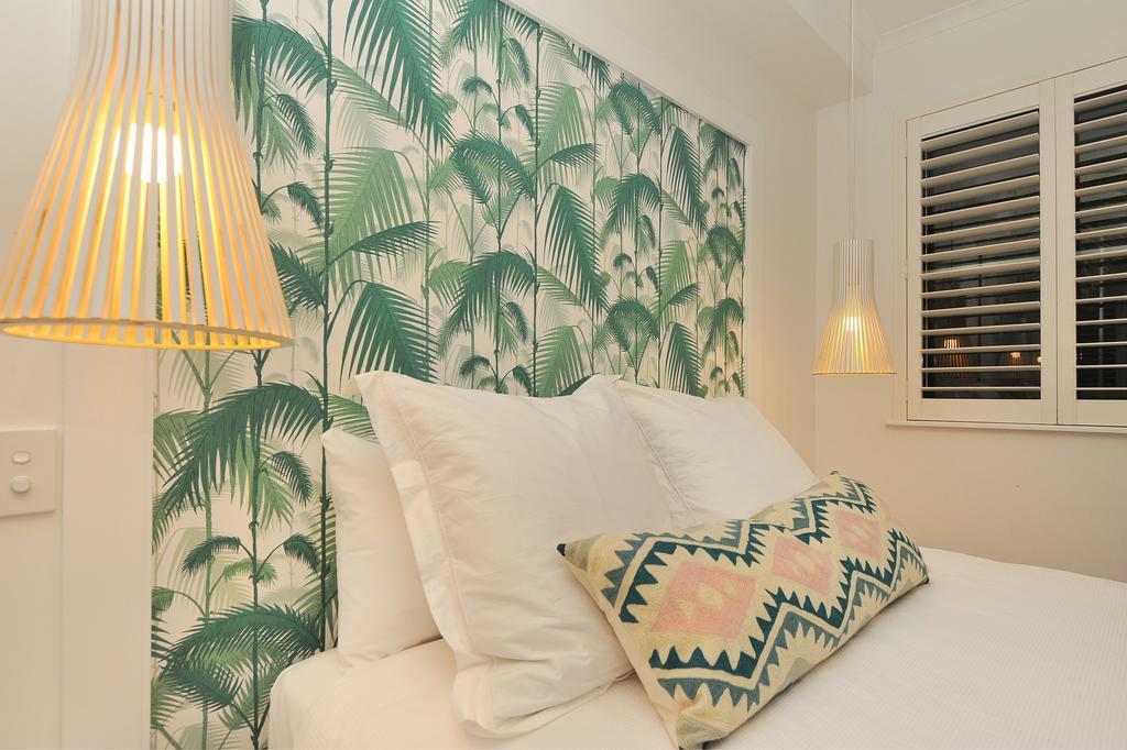Retro * Port Douglas