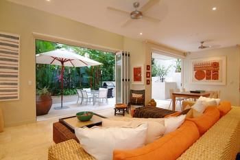 Latitude 16 On Grant St * Port Douglas