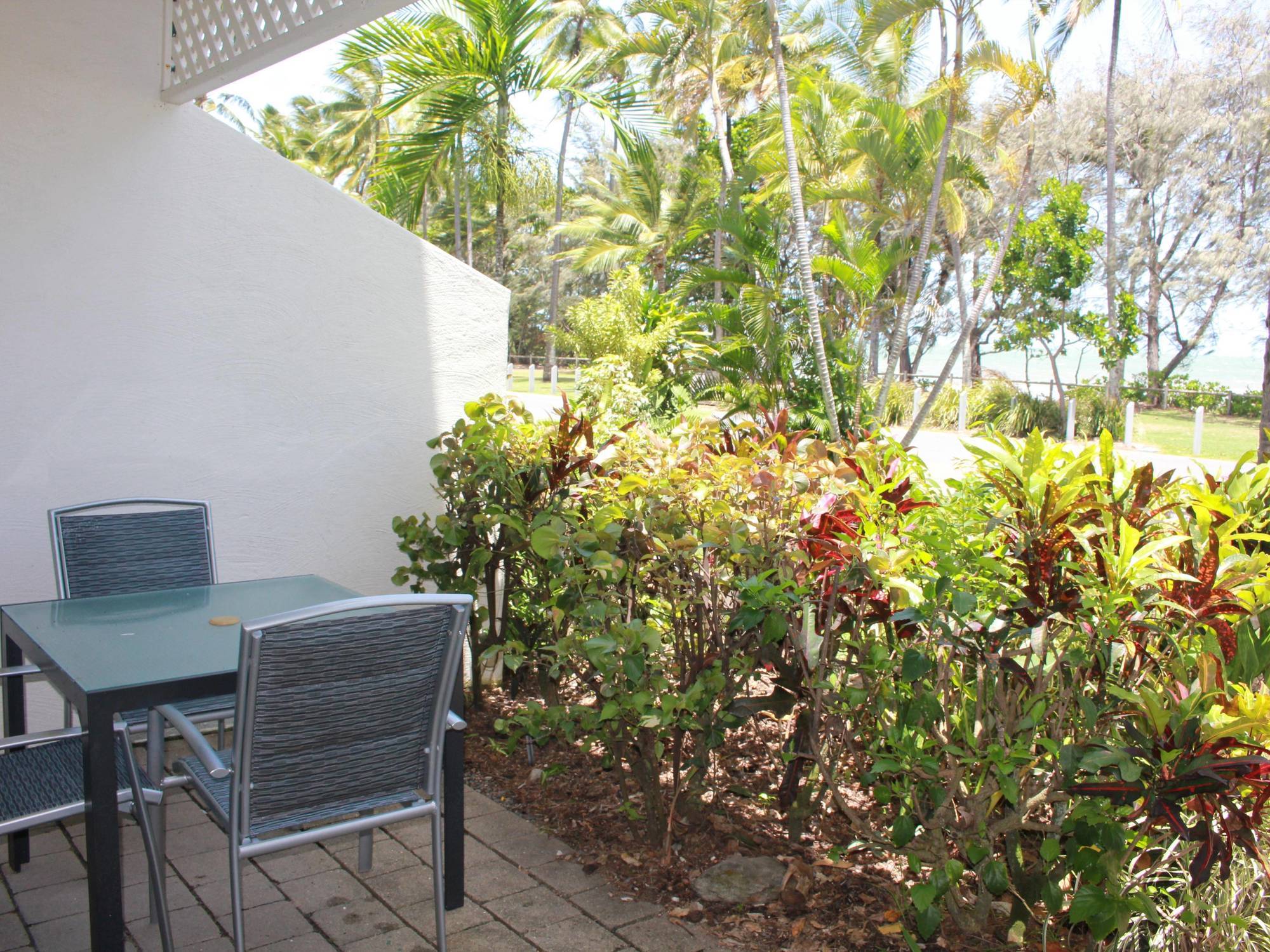 Beachfront Terraces With Onsite Reception & Check In Aparthotel