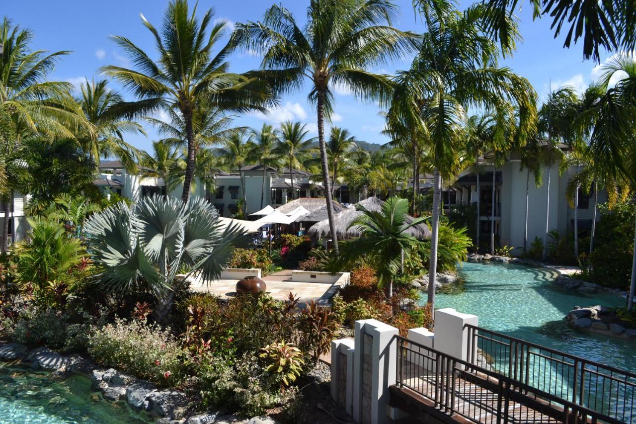 Temple & * Port Douglas