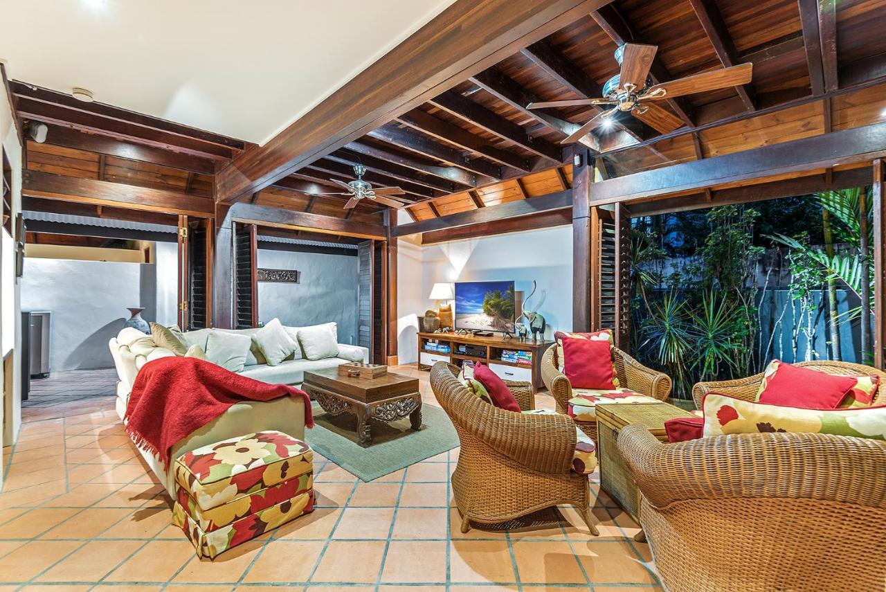 Luxurious Sala Private Beachfront Escape * Port Douglas