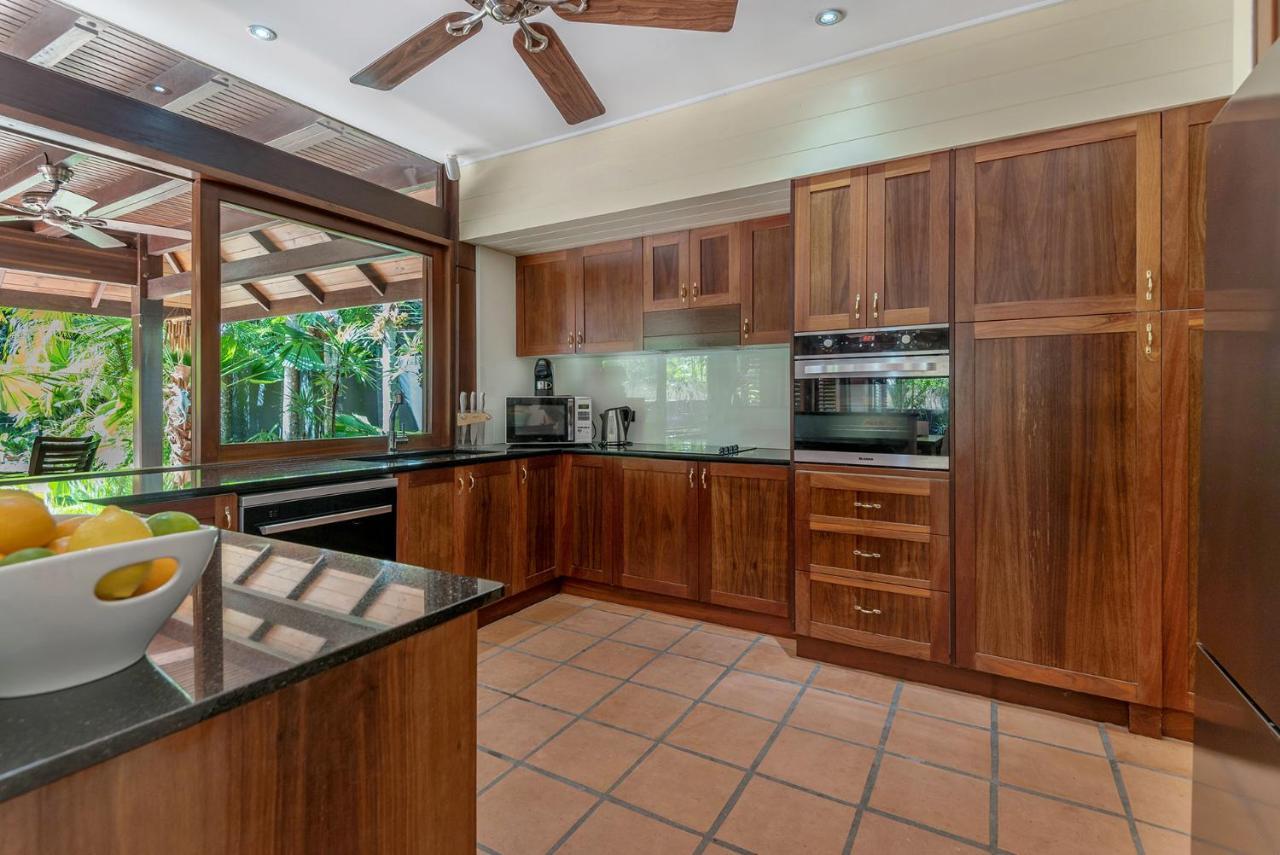Holiday home Luxurious Sala Private Beachfront Escape Port Douglas