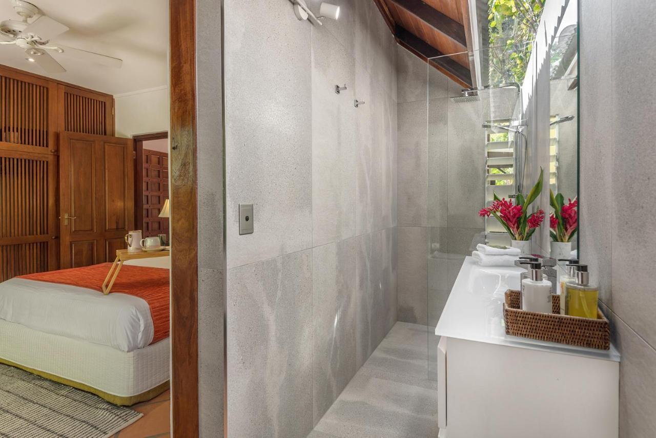 Holiday home Luxurious Sala Private Beachfront Escape Port Douglas